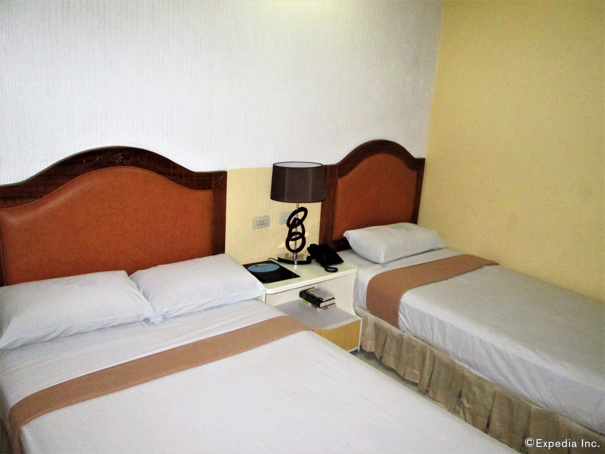 Discovery Hotel And Restaurant Cagayan de Oro Ngoại thất bức ảnh